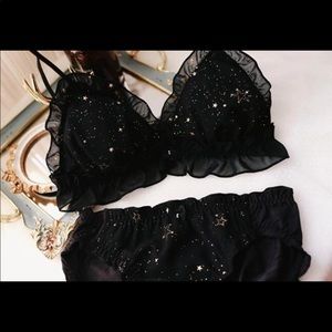 pretty black lingerie set